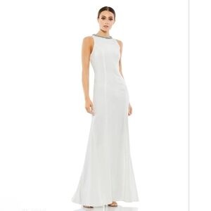 NWT Size 0 Mac Duggal White Embellished Neck Trumpet Gown